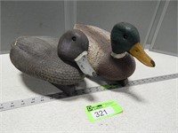 2 Plastic decoys