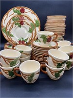 (56) 8 placesettings plus 4 cups/saucers some pcs
