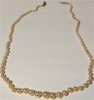 T - PEARL NECKLACE W/ 14K GOLD CLASP (L61)