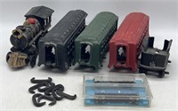(SM) Cast Iron Train with Engine , Coal Car and 3