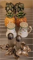 SALT AND PEPPER SHAKERS GROUP