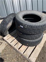 Set of 4 tires 265/70R17