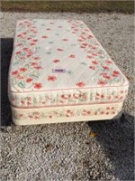 TWIN MATTRESS / BOX SPRINGS, METAL FRAME