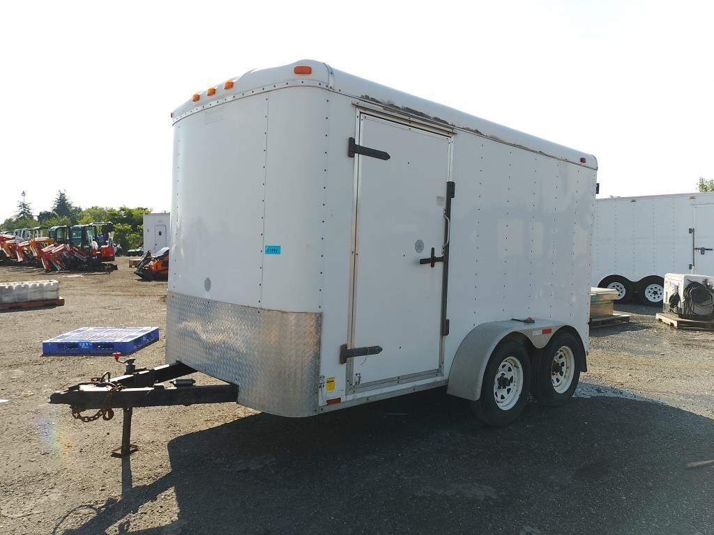 2004 12.5' T/A Enclosed Trailer