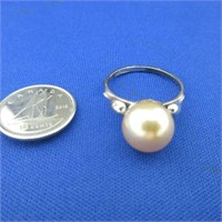 Vintage Ladies Sterling Ring w/ Faux Pearl