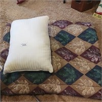Pillow & Bed Spread - approx 76" x 88"
