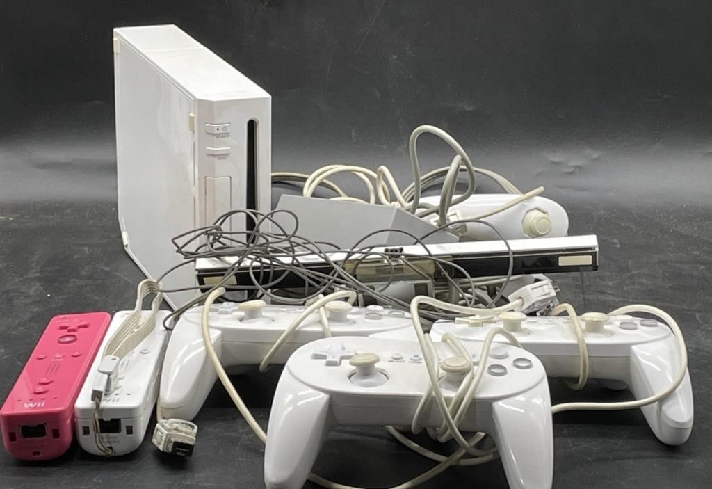 (KF) Nintendo Wii with Controllers
