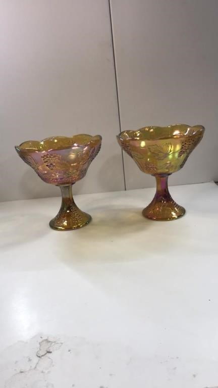 2 carnival pedestal bowls