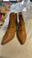 Universal thread boots, size 10