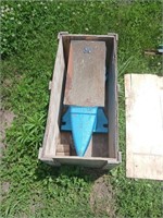 450LBS NEW ANVIL IN BOX