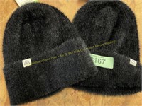 2 Alpine Design Beanies