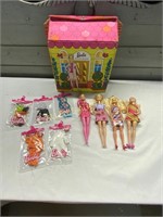 BARBIE CASE AND BARBIES WITH CLOTHES