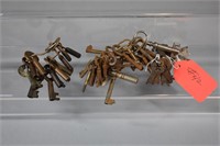 Large Lot of Antique & Vintage Padlock Keys