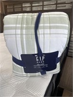 Gap Full/Queen Green Quilt