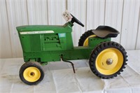 JD 5020 pedal tractor