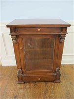 NICE MAHOGANY LIQUOR CABINET W/ GLASS SIDES