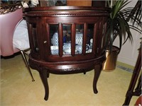 20th C. Mahogany Oval Tea Table Cabinet