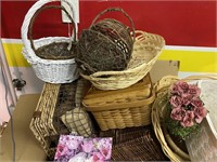 ASSORTED BASKETS AND DRIED FLORAL ARRANGEMENTS