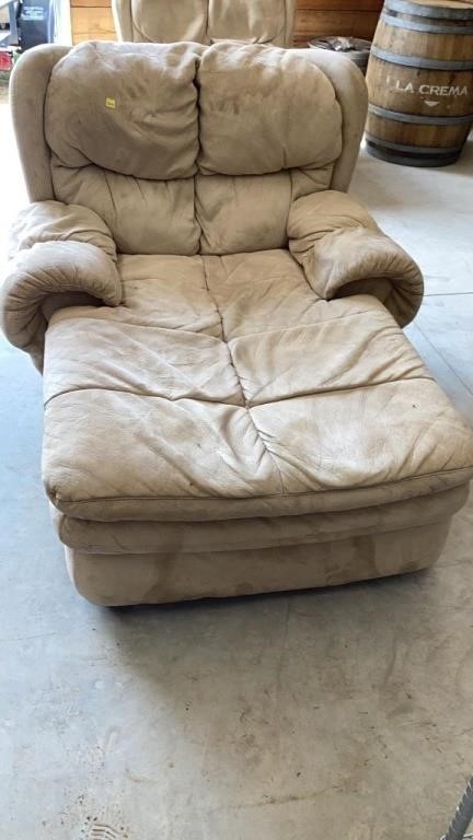 Suede lounger matches lot 318 and 320