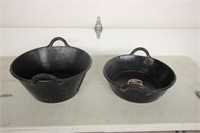 (2 Rubber feed pans