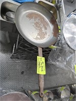 LARGE FRY PANS