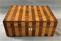 Wooden letter box, Boîte à lettres en bois 8 x 11