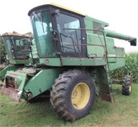 John Deere 6620 Turbo diesel hydrostatic combine.