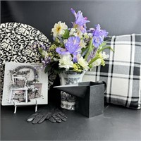 Lot of Black & White Decor