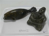 TRAY: 2 CARVED INUIT SOAPSTONE FIGURES W/DAMAGE