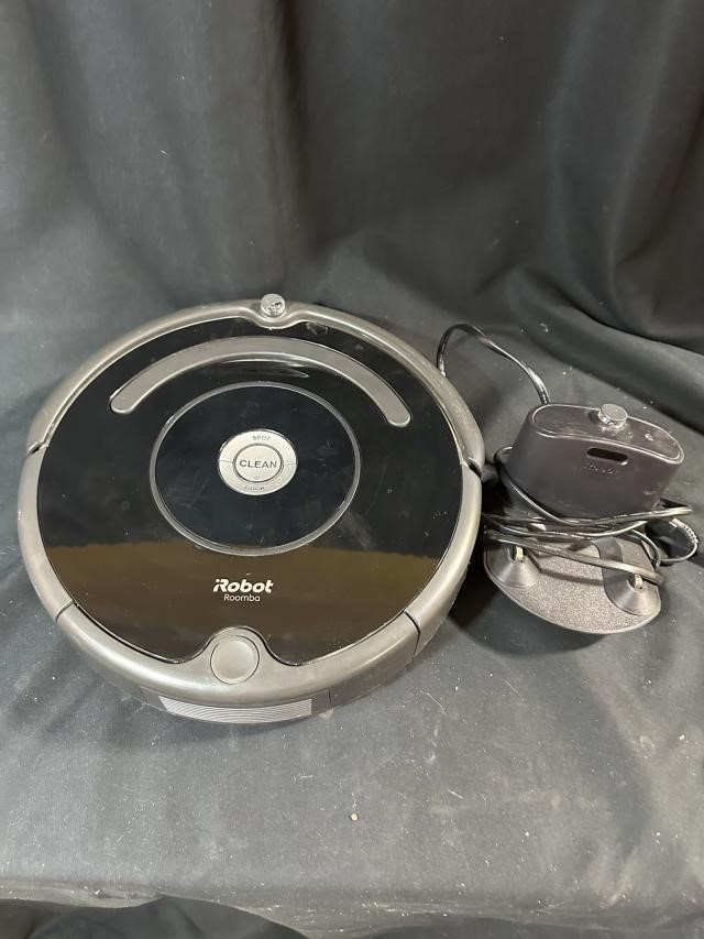 Robot Roomba with Charger
