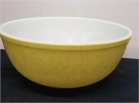 Vintage Pyrex Bowl 4.5 x 10.5 in