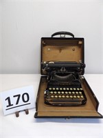 Vintage Corona Typewriter in Case