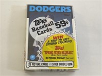 1986 Topps Baseball Sealed Cello Pack w/ Orel