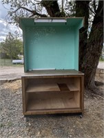 GARAGE WORKSPACE TOOL BENCH ON WHEELS