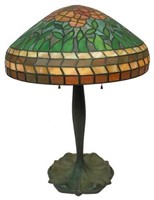 STAINED GLASS TABLE LAMP.