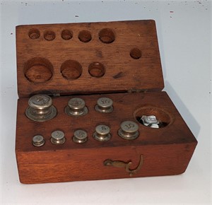 Early Complete Gold Scale Weight Set
