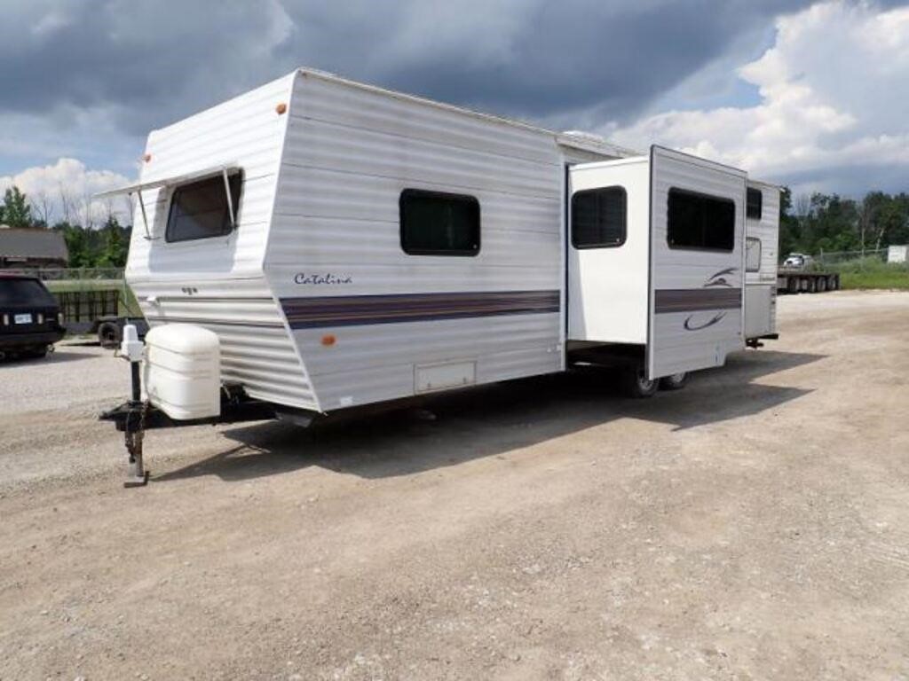 2002 Coachmen Catalina 329TBS 29 Ft T/A Travel 1TC