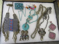 SELECTION OF COSTUME JEWELRY