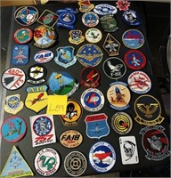 W - LOT OF COLLECTIBLE PATCHES (L89)
