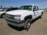 2005 Chevrolet 2500 Extra Cab Pickup Truck