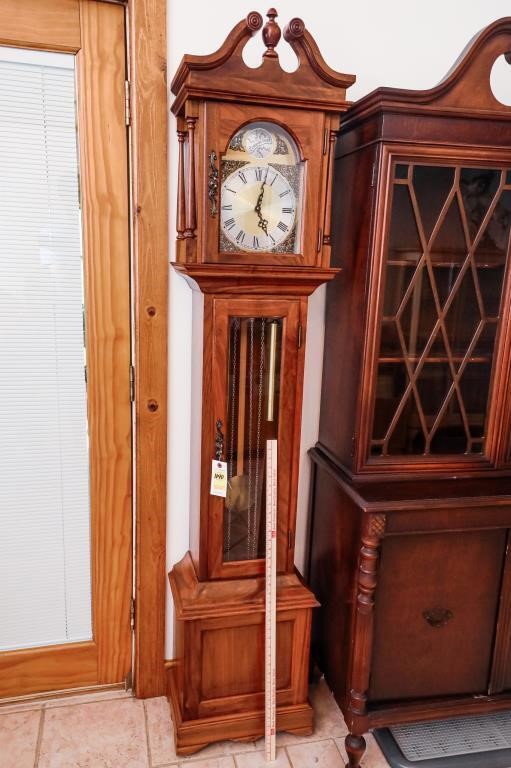 Tempus Fugit Grandmother Style Clock