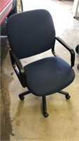 Rolling office chair