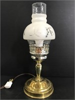 Small adjustable hurricane lamp with glass shade