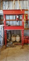 Hydraulic shop press
