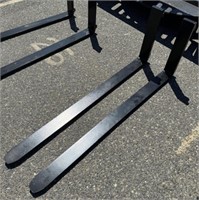 PAIR OF NEW 5' HEAVY DUTY FORKS