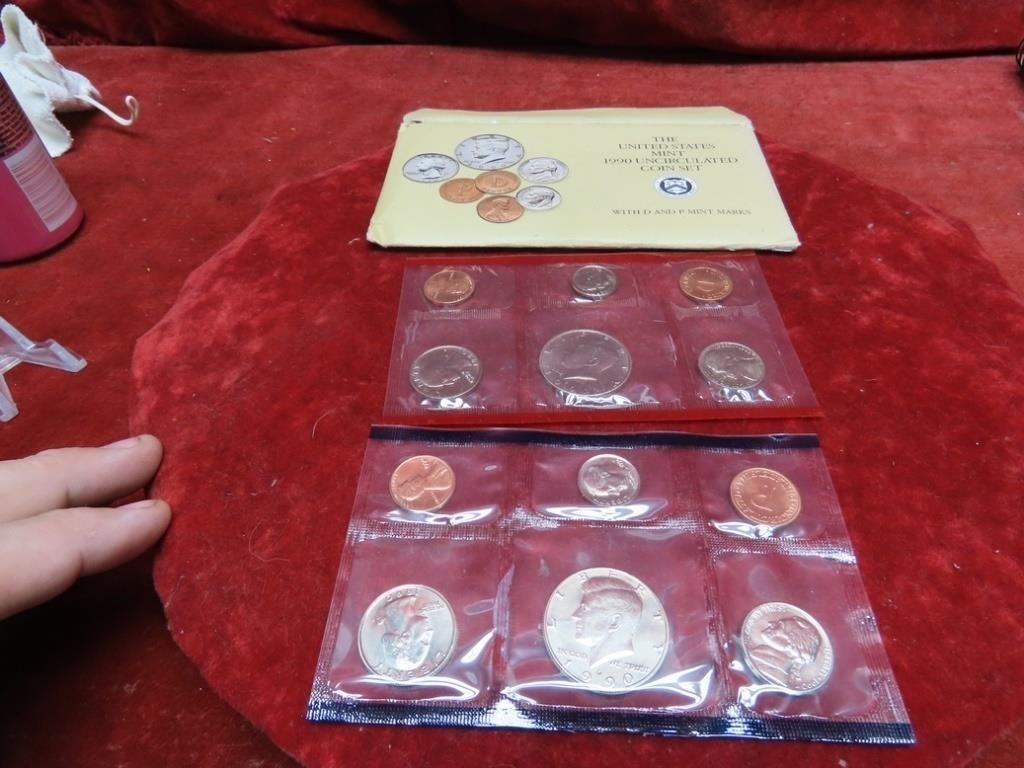 1990 US Mint set coins.