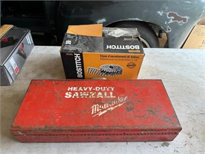 Roofing nails, Milwaukee power tool