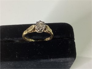 18K Gold Diamond Ring,English