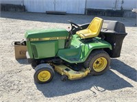 John Deere 322 Riding Lawn Tractor