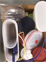 HOUSEWARES LOT TUPPERWARE AND OTHER